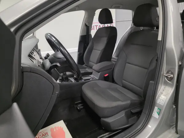 Volkswagen Golf 1.6 TDI CONFORTLINE 79