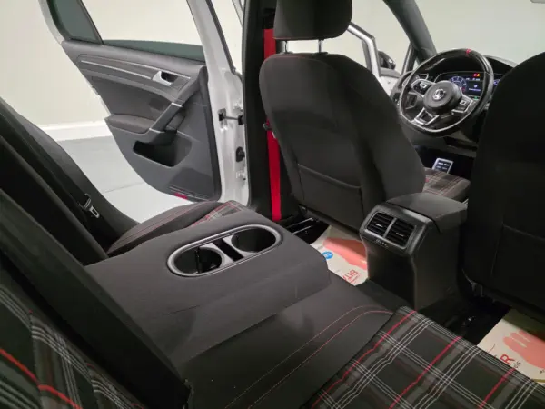 Volkswagen Golf 2.0 TSI GTI DSG Performance 56