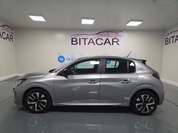 Peugeot 208 1.2 STYLE 16