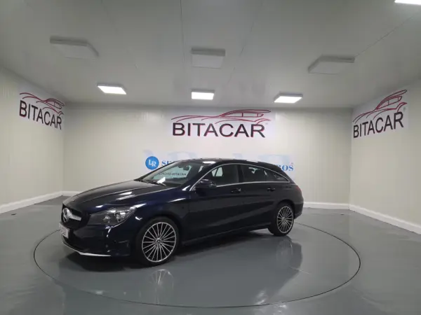 Mercedes-Benz CLA 180 d Shooting Brake Urban 13