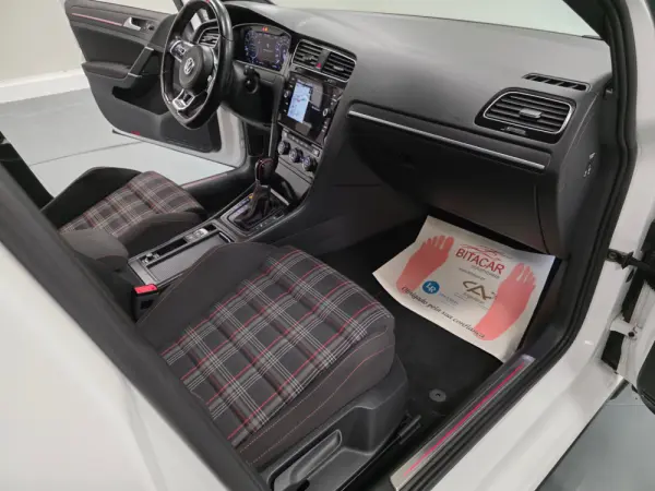 Volkswagen Golf 2.0 TSI GTI DSG Performance 62