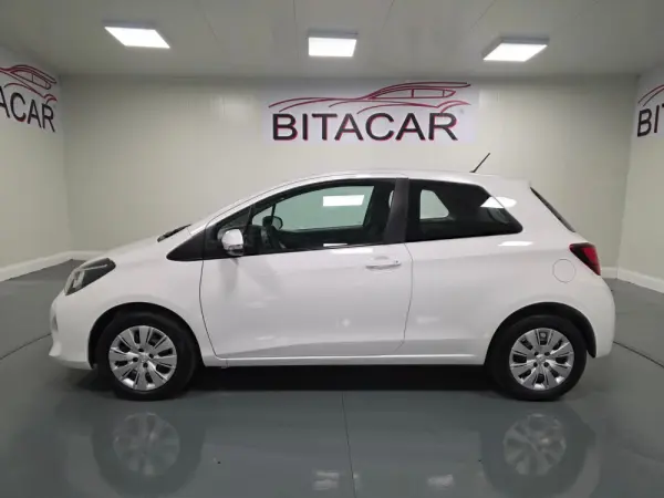 Toyota Yaris BIZZ 1.4 D-4D 90CV IVA DEDUTIVEL 23