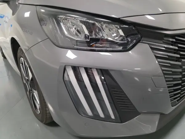 Peugeot 208 ALLURE 5