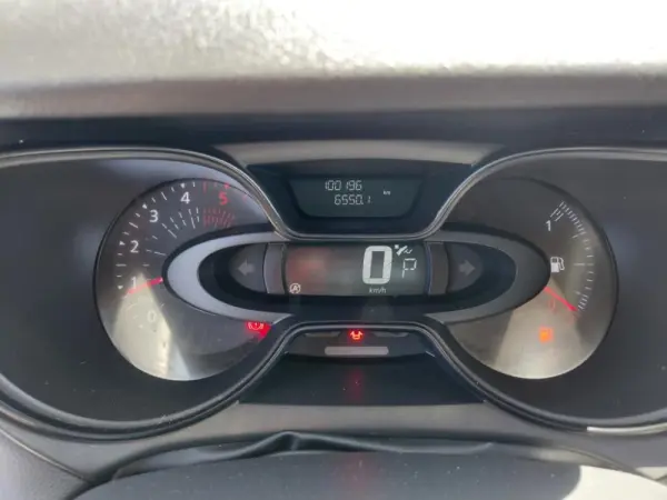 Renault Captur 1.5 DCI EXCLUSIVE 13