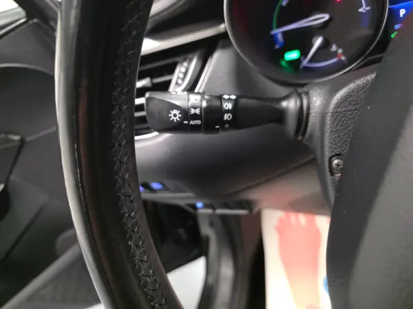 Toyota C-HR 1.8 HSD CONFORT 83