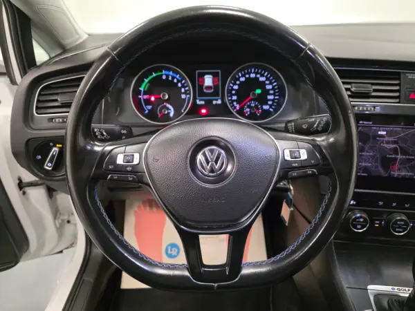 Volkswagen e-Golf AC/DC 61