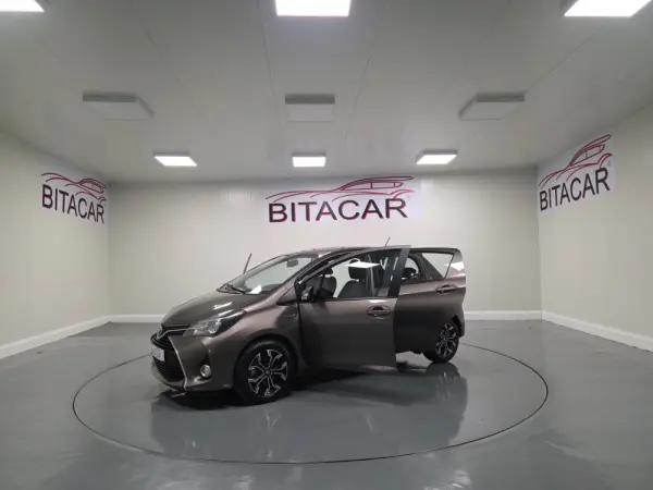 Toyota Yaris 1.5 HSD Comfort+P.Style 29