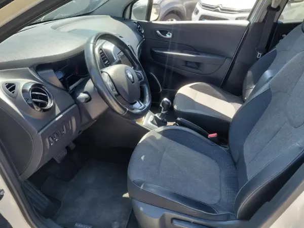 Renault Captur 1.5 DCI EXCLUSIVE 9