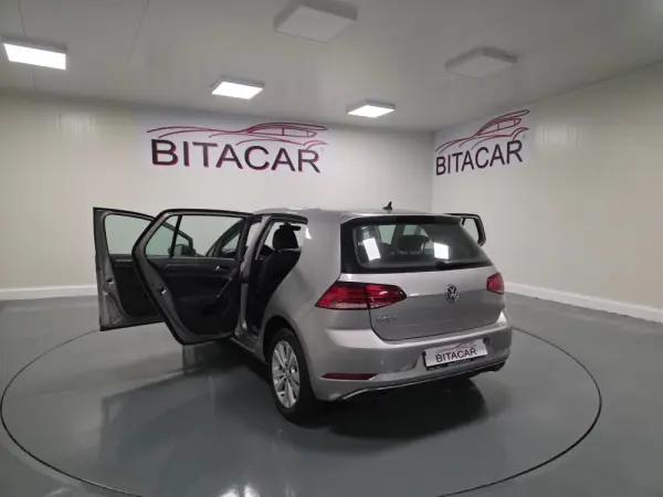 Volkswagen Golf 1.6 TDI CONFORTLINE 43