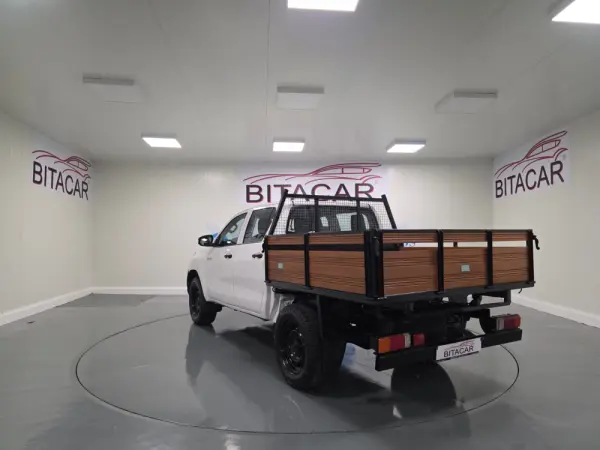 Toyota Hilux 2.4 D-4D 4WD CD CH 15