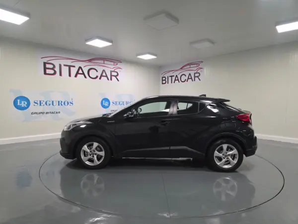 Toyota C-HR 1.8 HSD CONFORT 17