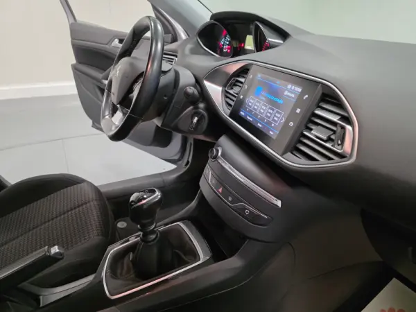 Peugeot 308 SW 1.5 BlueHDi Style 15