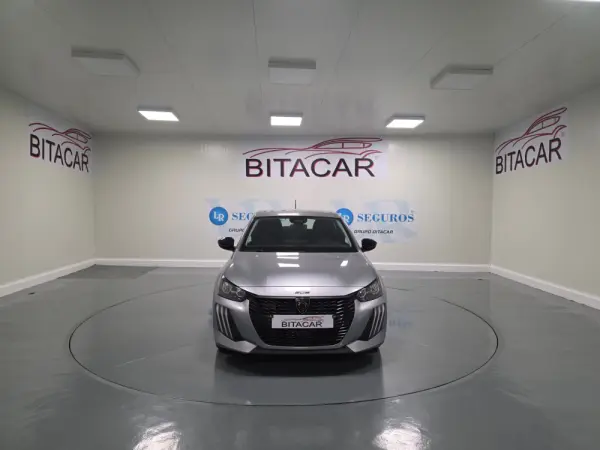 Peugeot 208 1.2 STYLE 8