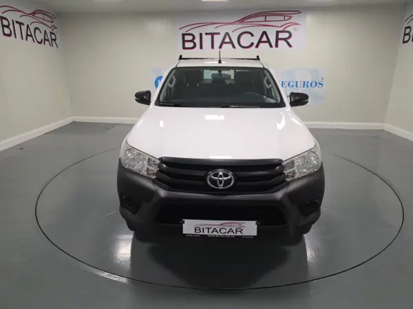 Toyota Hilux 2.4 D-4D 4WD CD CH 7