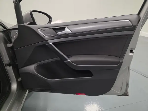 Volkswagen Golf 1.6 TDI CONFORTLINE 72