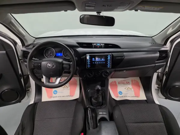 Toyota Hilux 2.4 D-4D 2WD CD Tracker 35