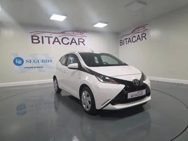 Toyota Aygo 1.0 VVT-I RISING  STAR X-SHIFT 1