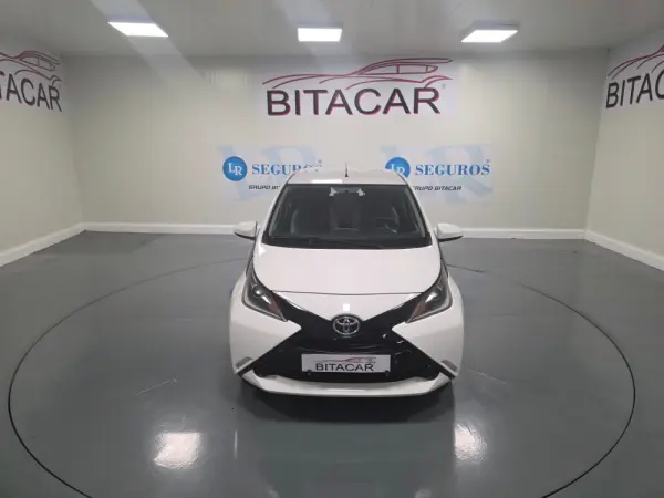 Toyota Aygo 1.0 VVT-I RISING  STAR X-SHIFT 7