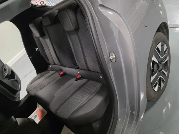 Peugeot 208 ALLURE 57
