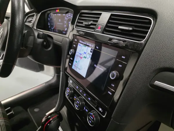 Volkswagen Golf 2.0 TSI GTI DSG Performance 69