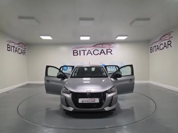 Peugeot 208 1.2 STYLE 36