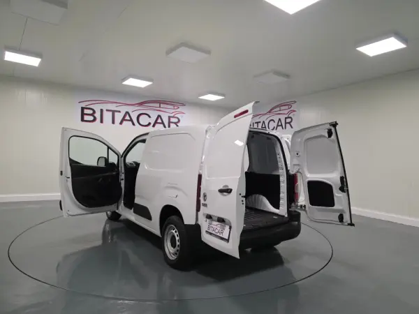 Toyota Proace CITY 1.5D IVA DEDUTIVEL 37