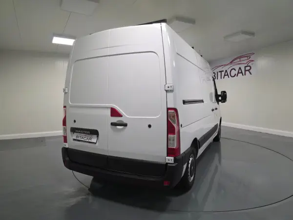 Renault Master 2.3 dCi L2H2 3.5T 37