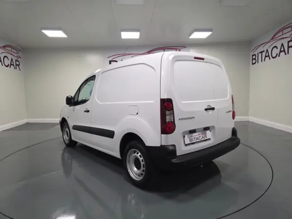 Peugeot Partner 1.6 HDI L1 PACK CD CLIM 28