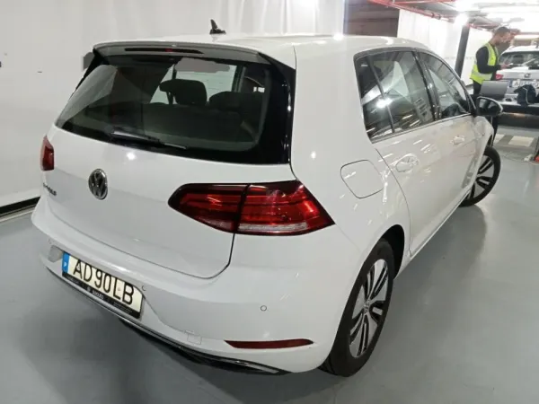 Volkswagen e-Golf AC/DC 5