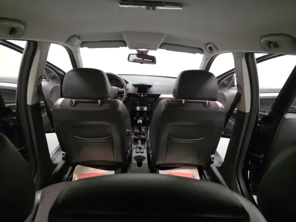 Opel Astra Caravan 1.3 CDTi Cosmo 4