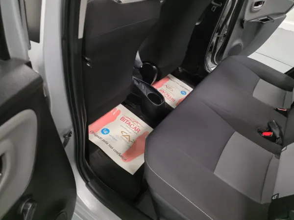 Toyota Yaris 1.5 HSD Comfort+P.Style 4