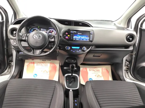 Toyota Yaris 1.5 HSD Comfort+P.Style 26