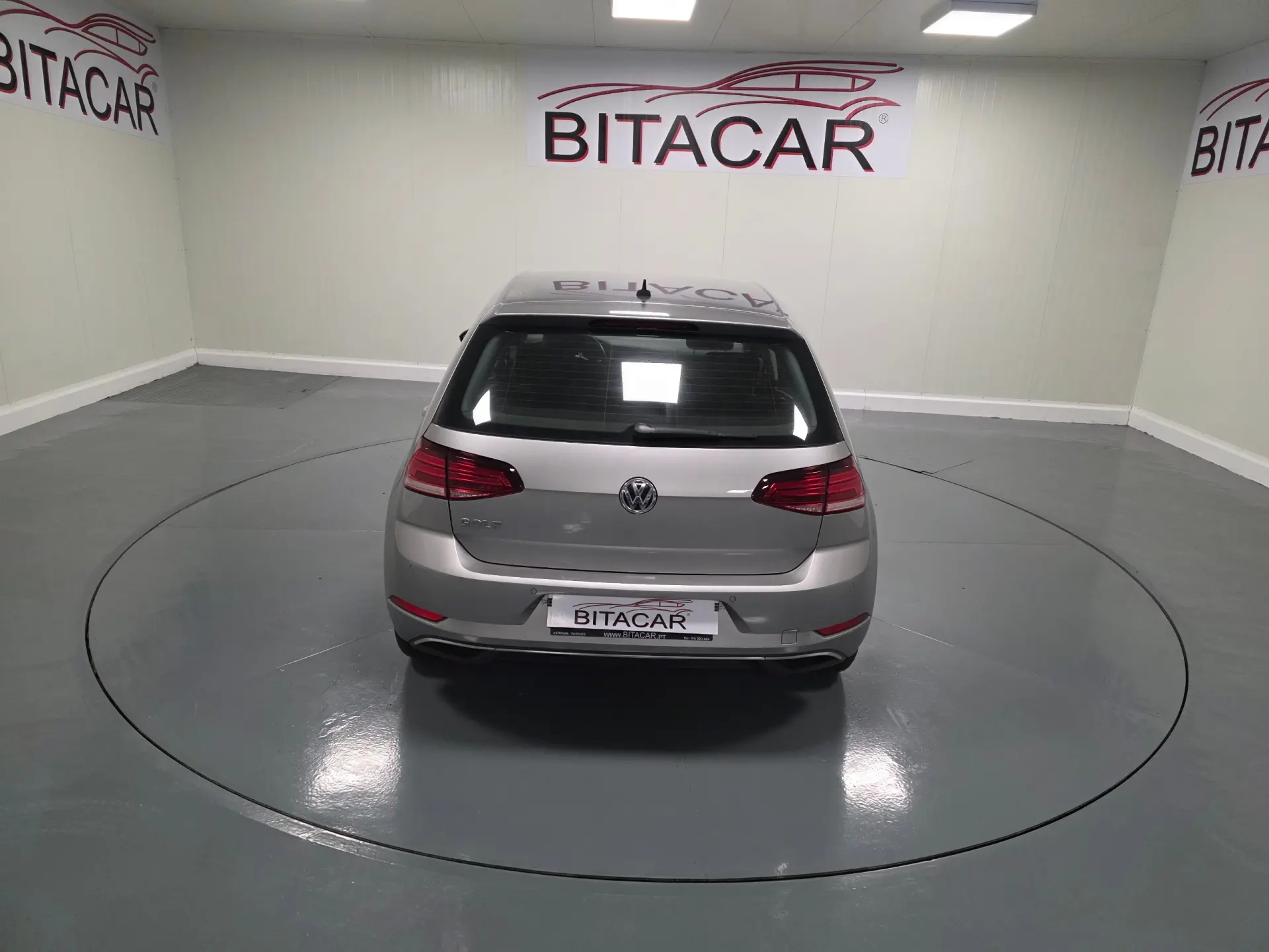 Volkswagen Golf 1.6 TDI CONFORTLINE 31