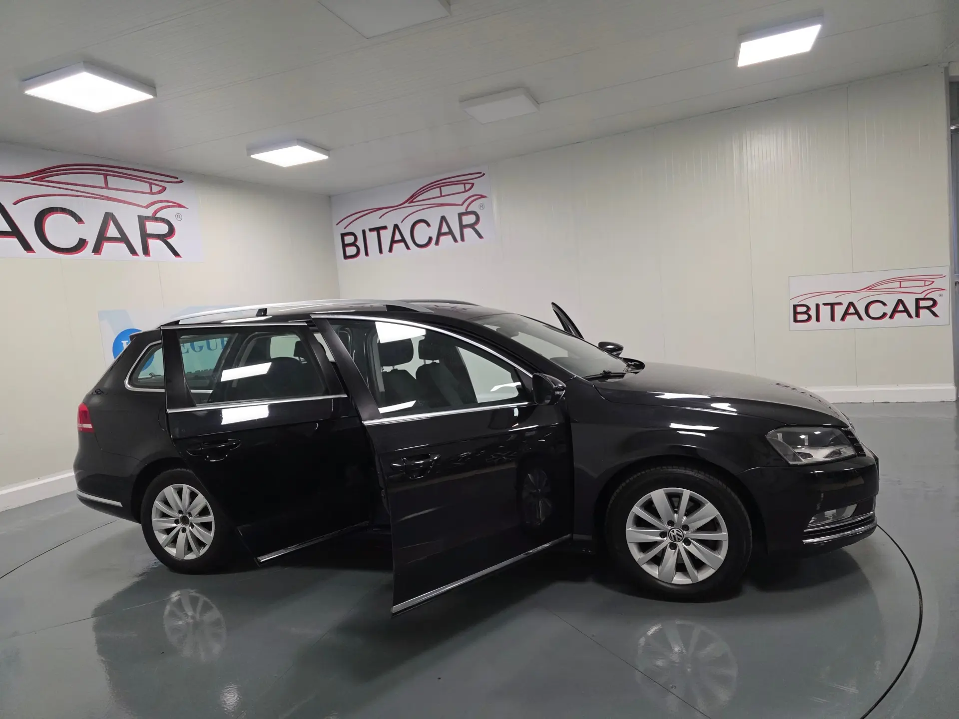 Volkswagen Passat 1.6 TDI Confortline 30