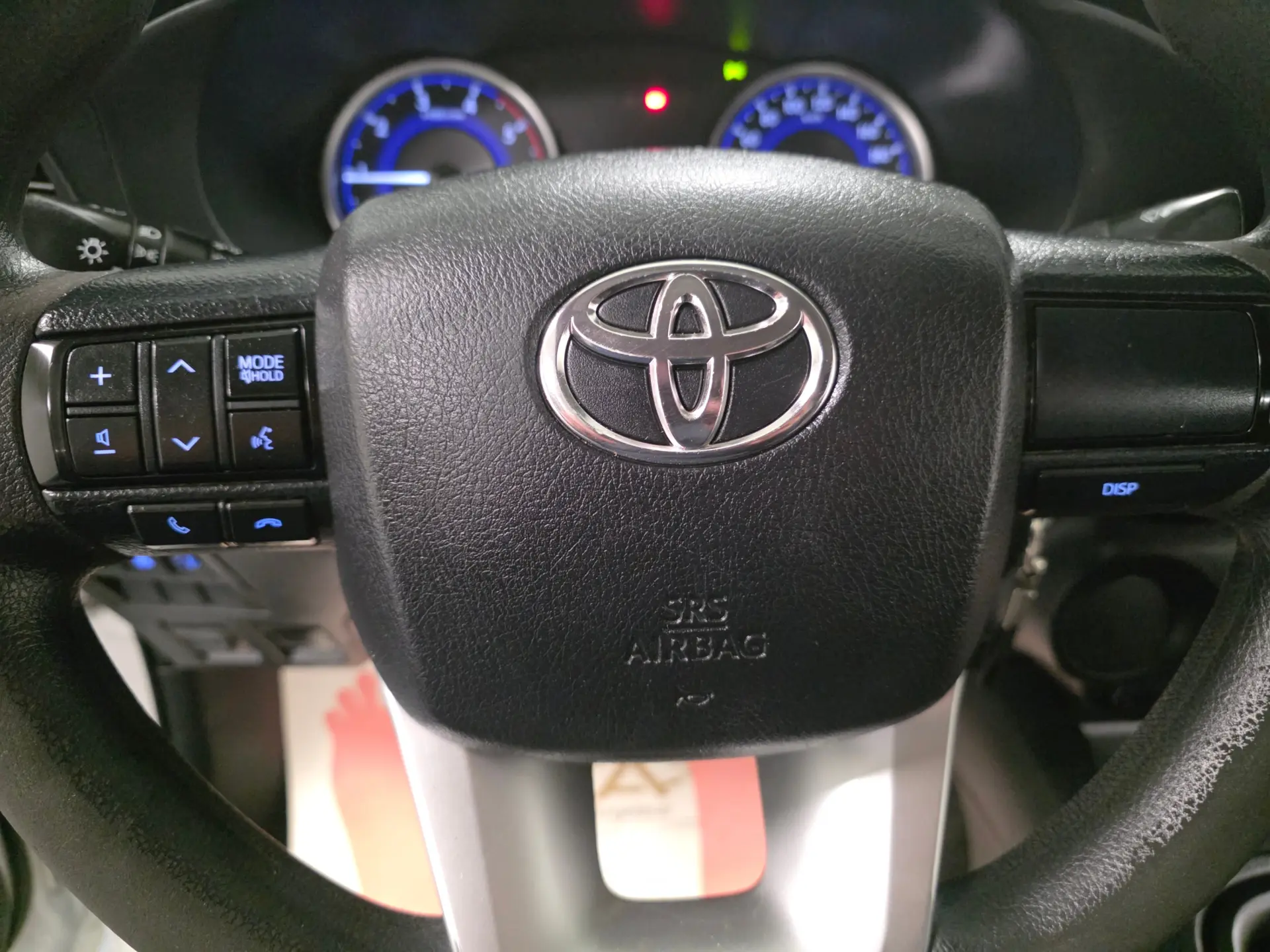 Toyota Hilux 2.4 D-4D 2WD CD 19