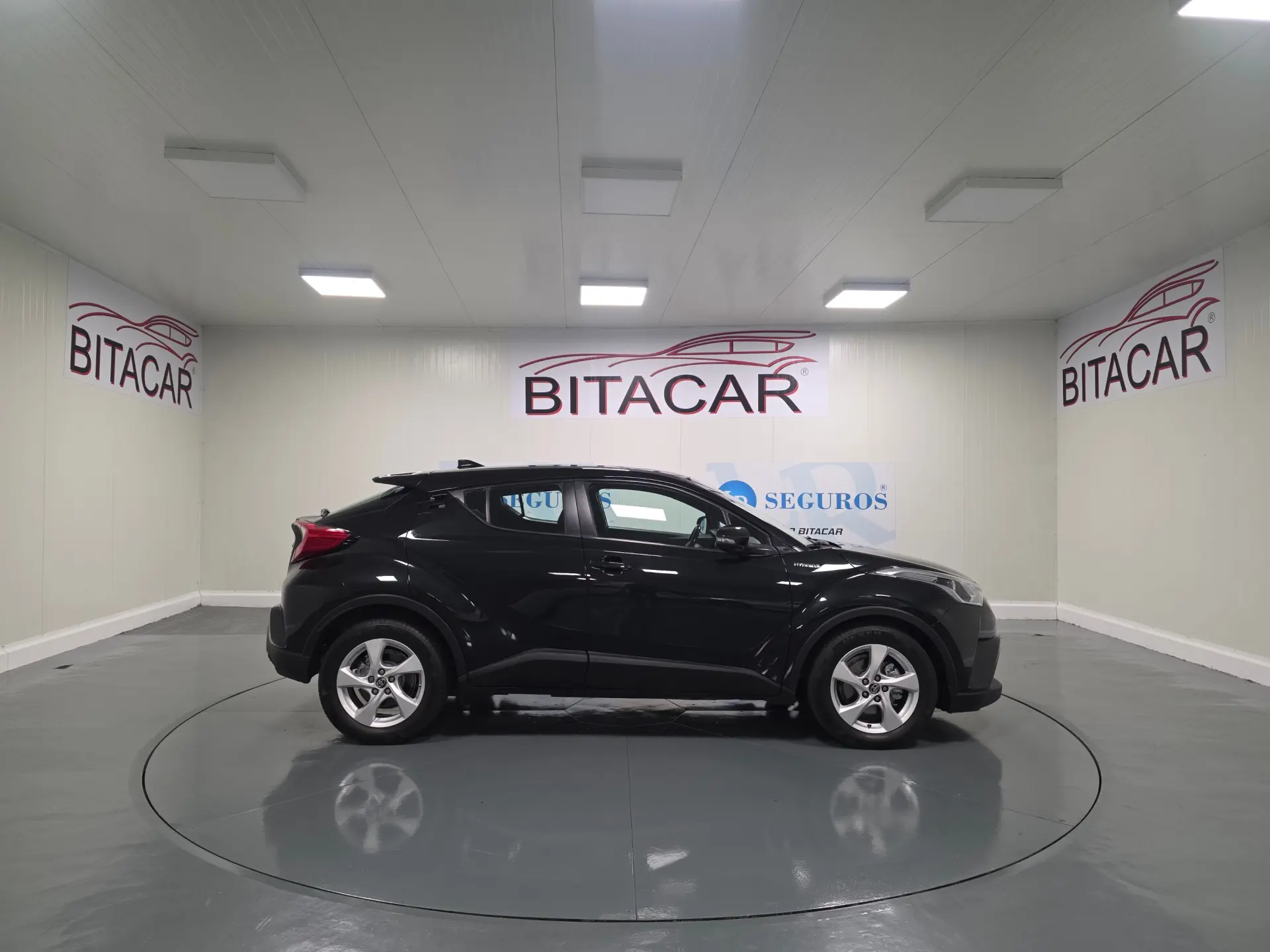 Toyota C-HR 1.8 HSD CONFORT 29