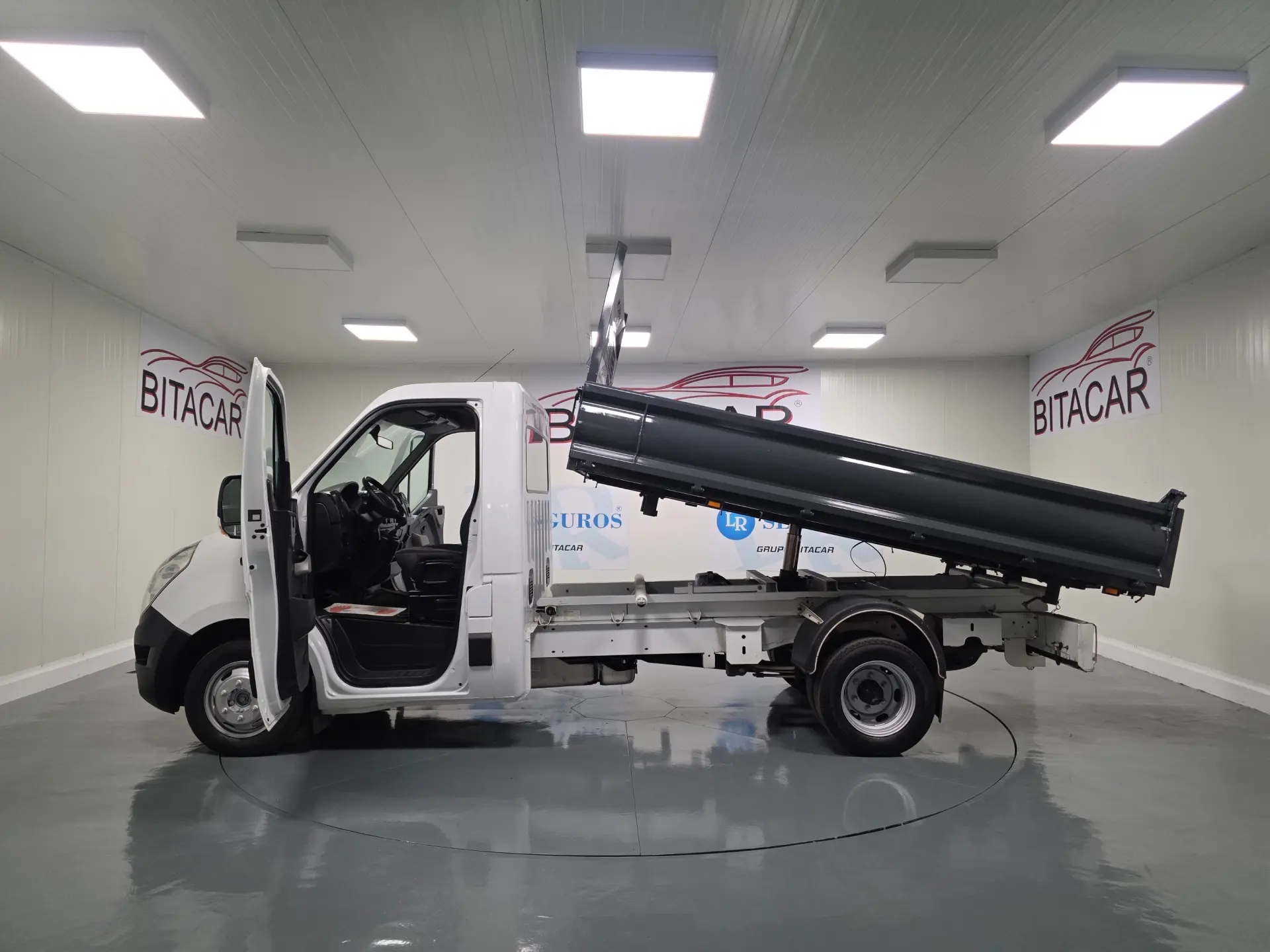 Renault Master 2.3 DCI 130CV BASCULANTE 46