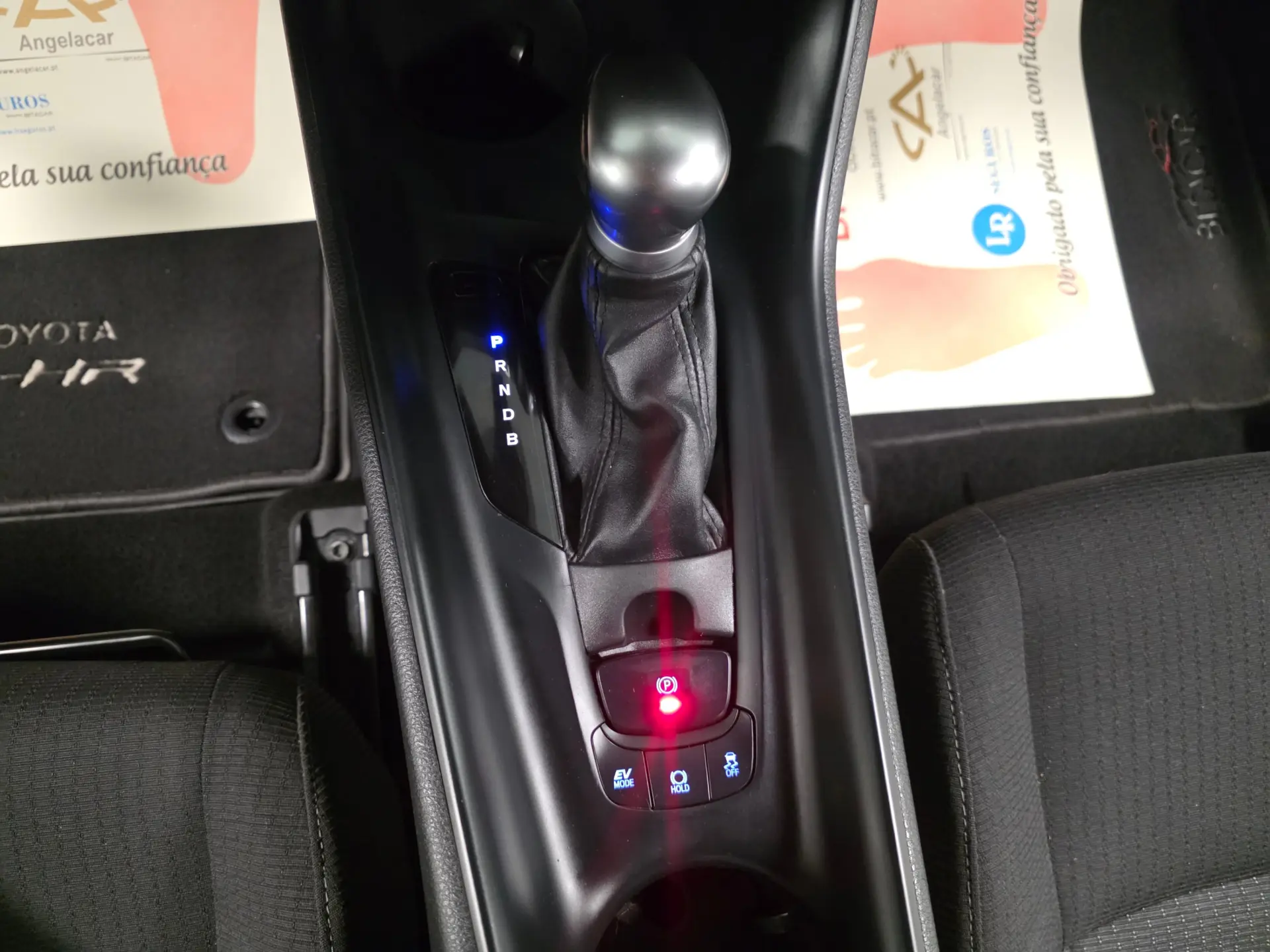 Toyota C-HR 1.8 HSD CONFORT 108
