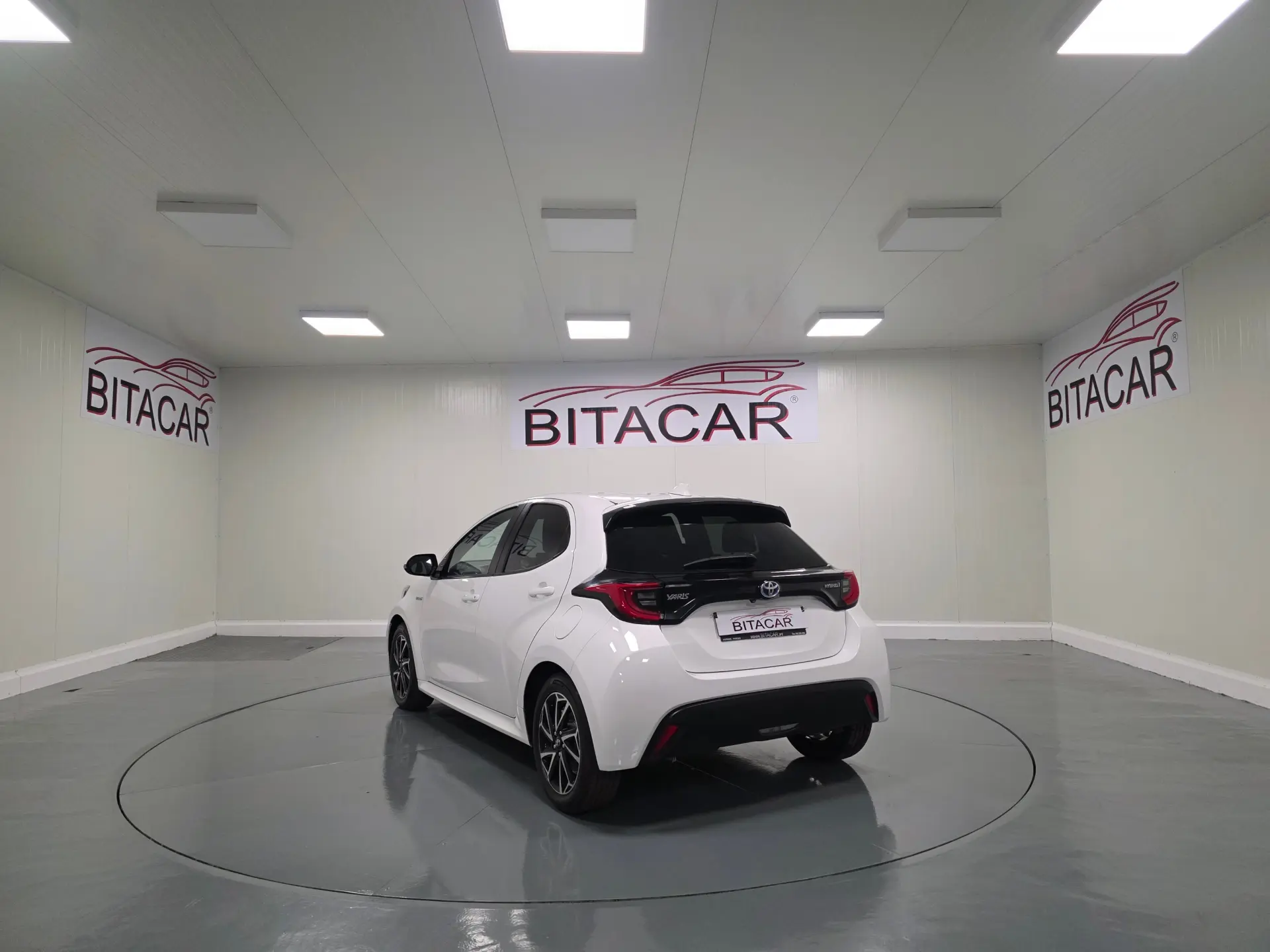 Toyota Yaris 1.5 HDF EXCLUSIVE 21
