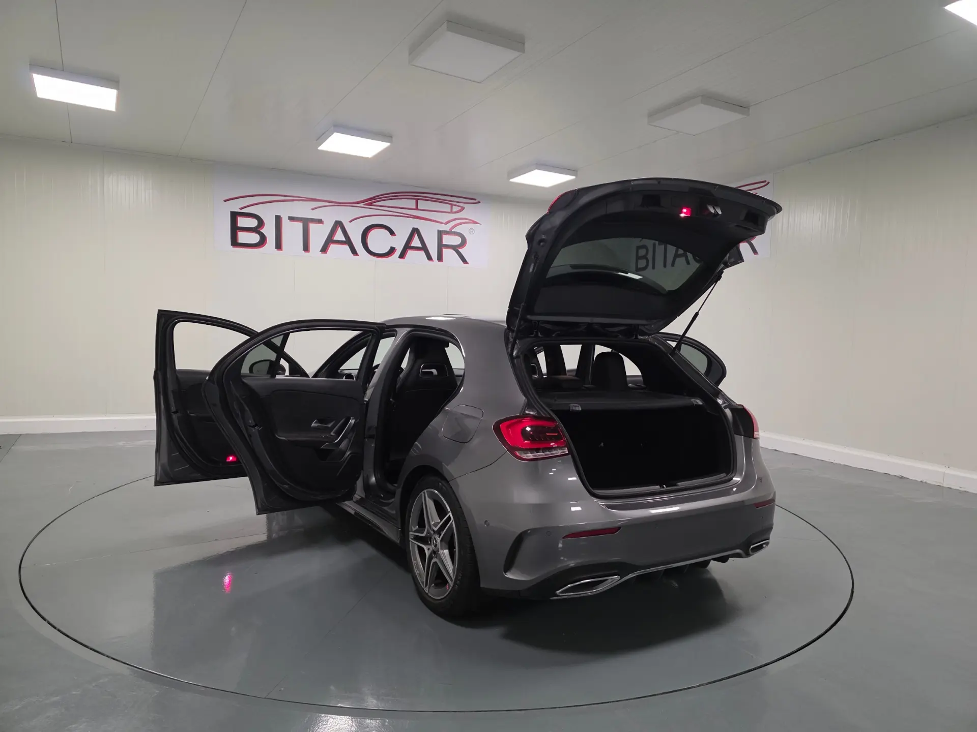 Mercedes-Benz A 180 d AMG Line Aut. 35