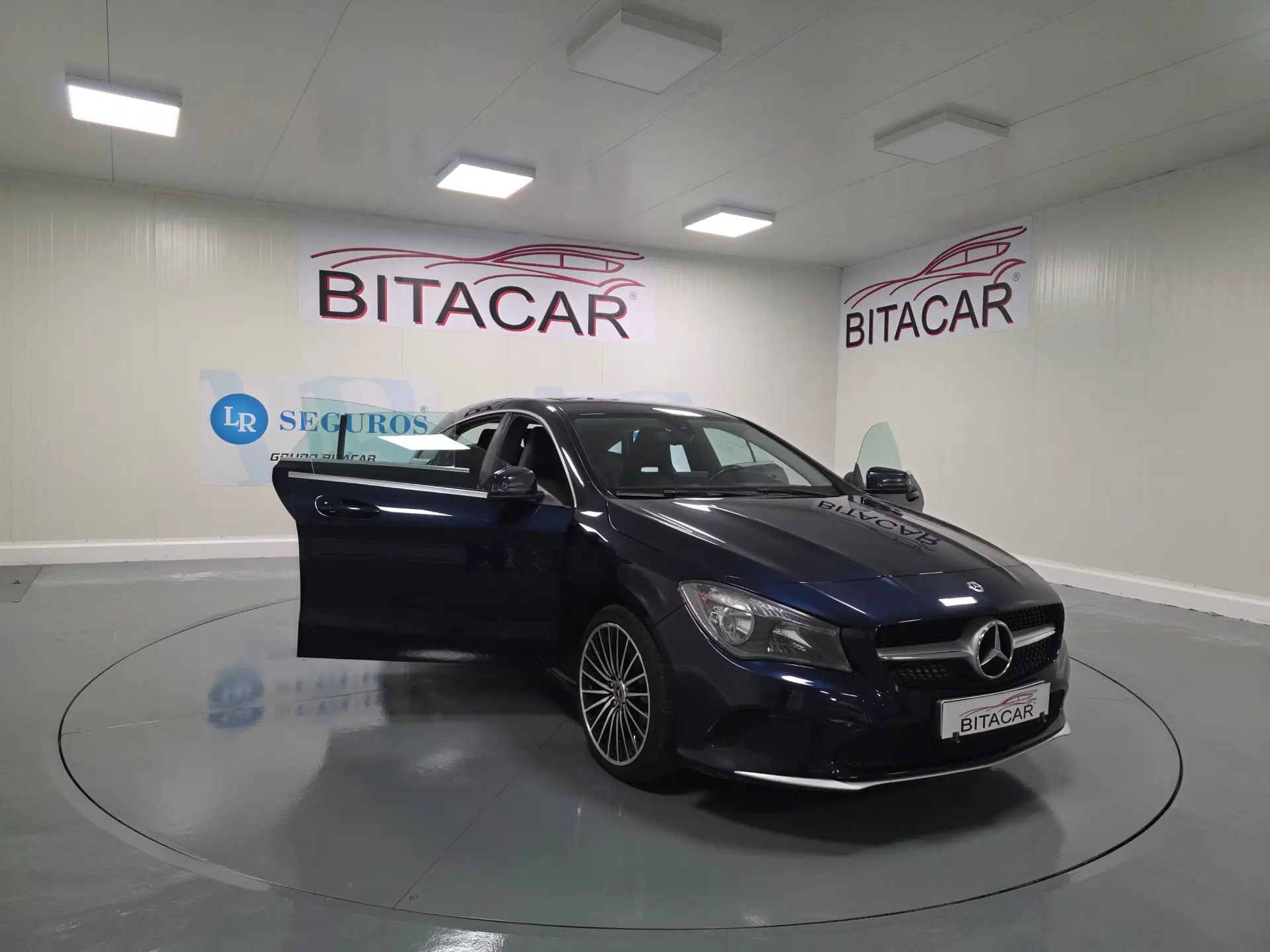 Mercedes-Benz CLA 180 d Shooting Brake Urban 31
