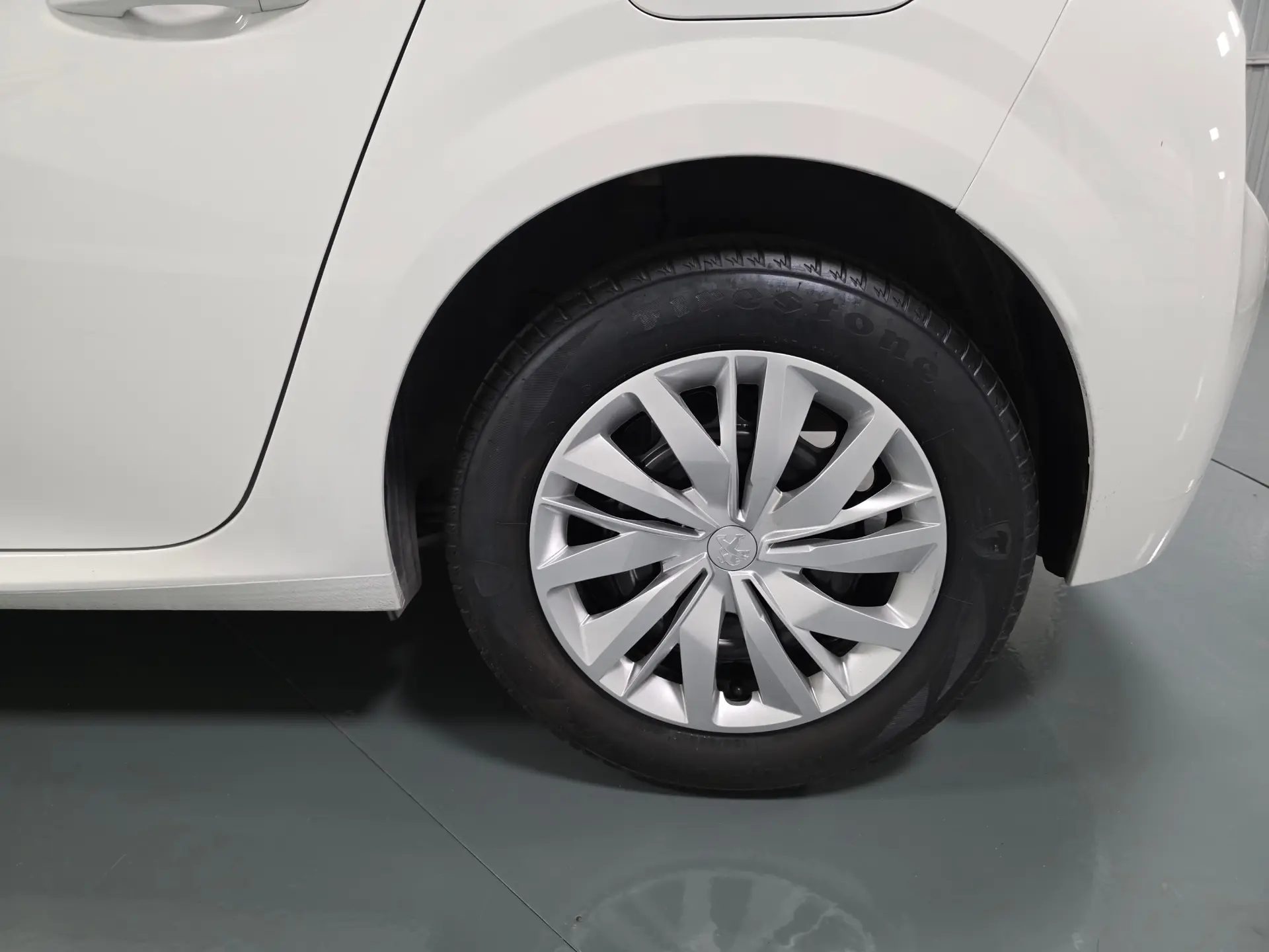 Peugeot 208 1.2 ACTIVE 27