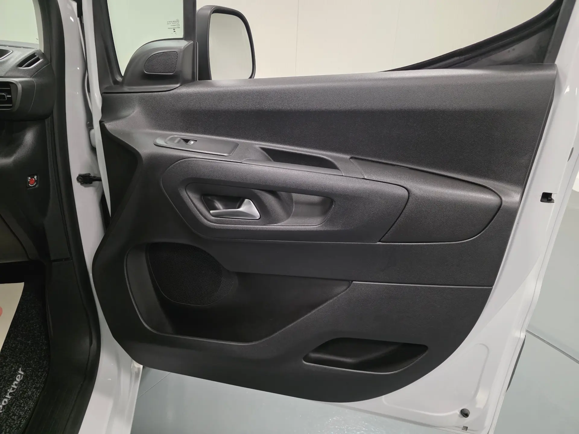 Peugeot Partner 1.5 BLUEHDI 100CV LONGA CAMARA TRASEIRA 81