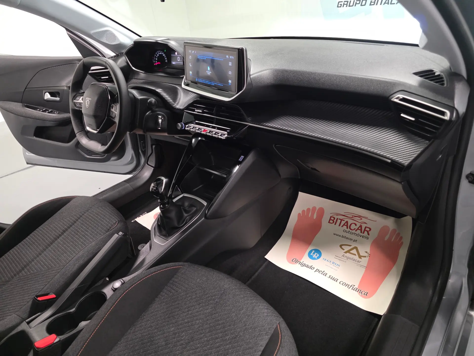 Peugeot 208 1.2 STYLE 64