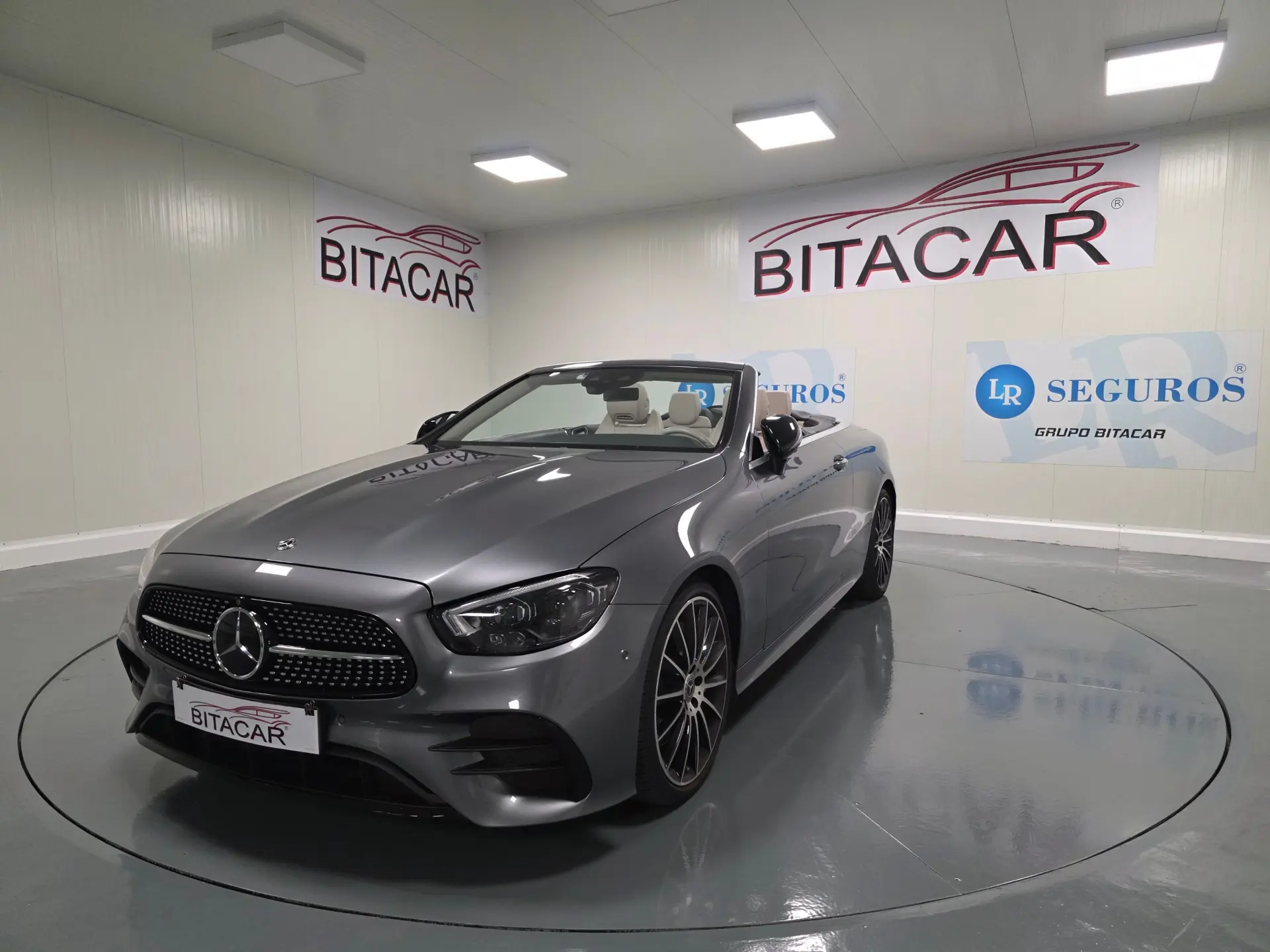 Mercedes-Benz E 300 AMG CABRIO 13