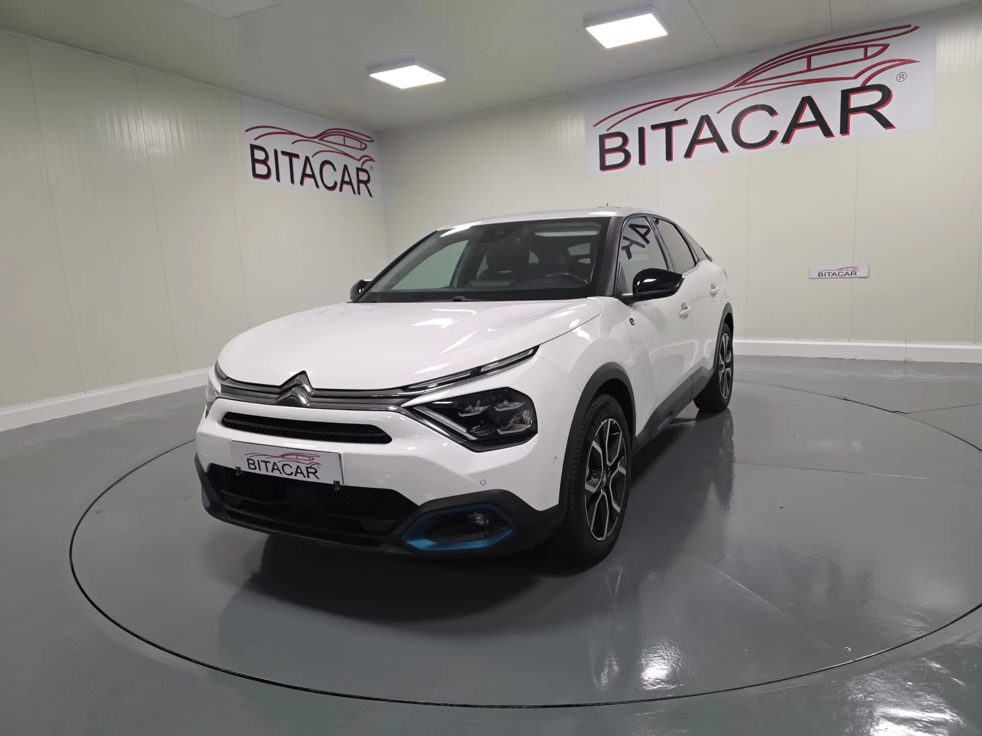 Citroen e-C4 SHINE 13