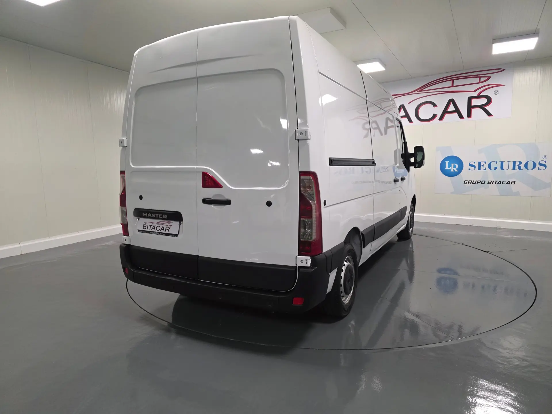 Renault Master L2H2 2.3 DCI 135CV GPS IVA DEDUTIVEL 27