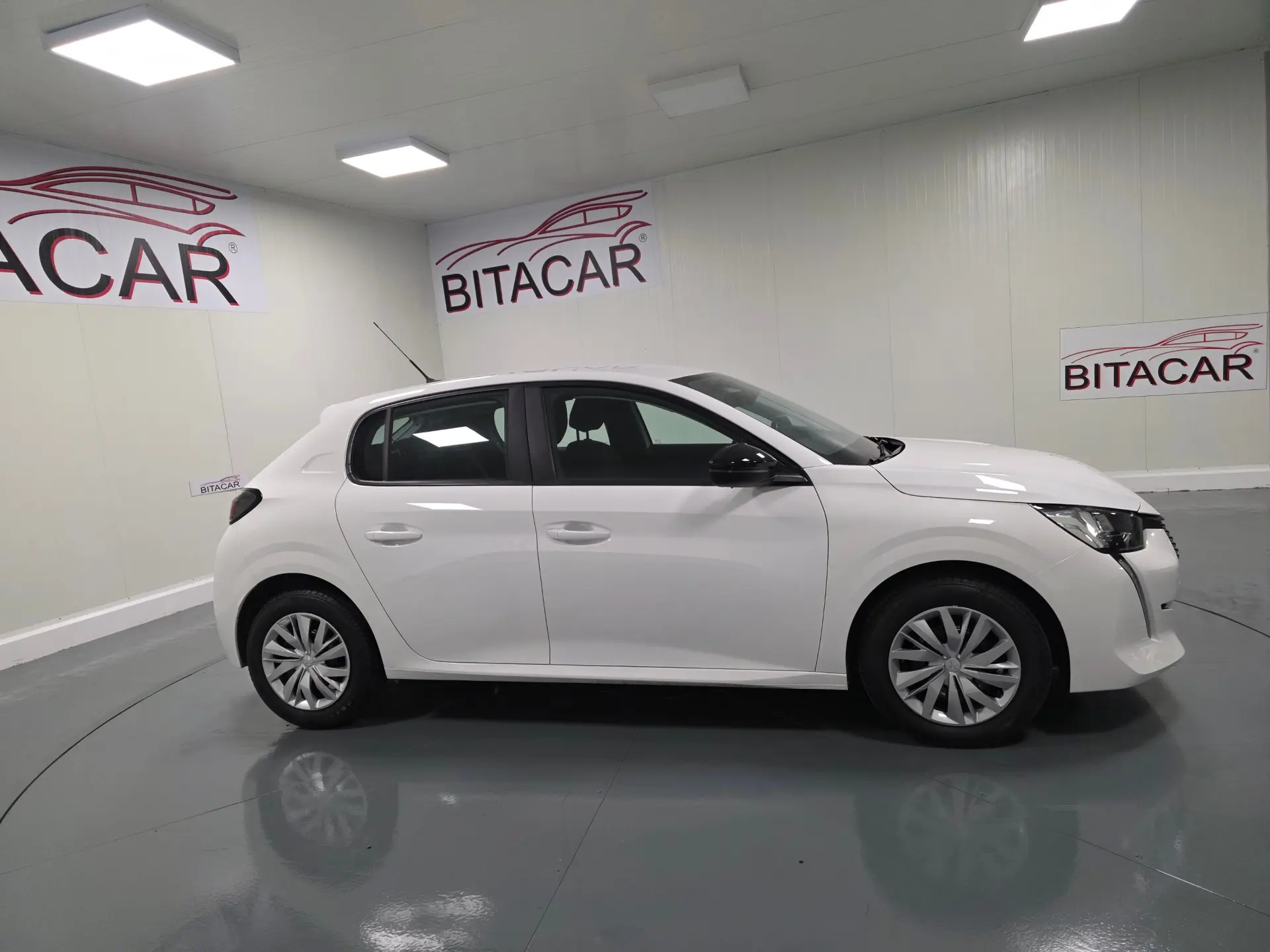 Peugeot 208 1.2 ACTIVE 3