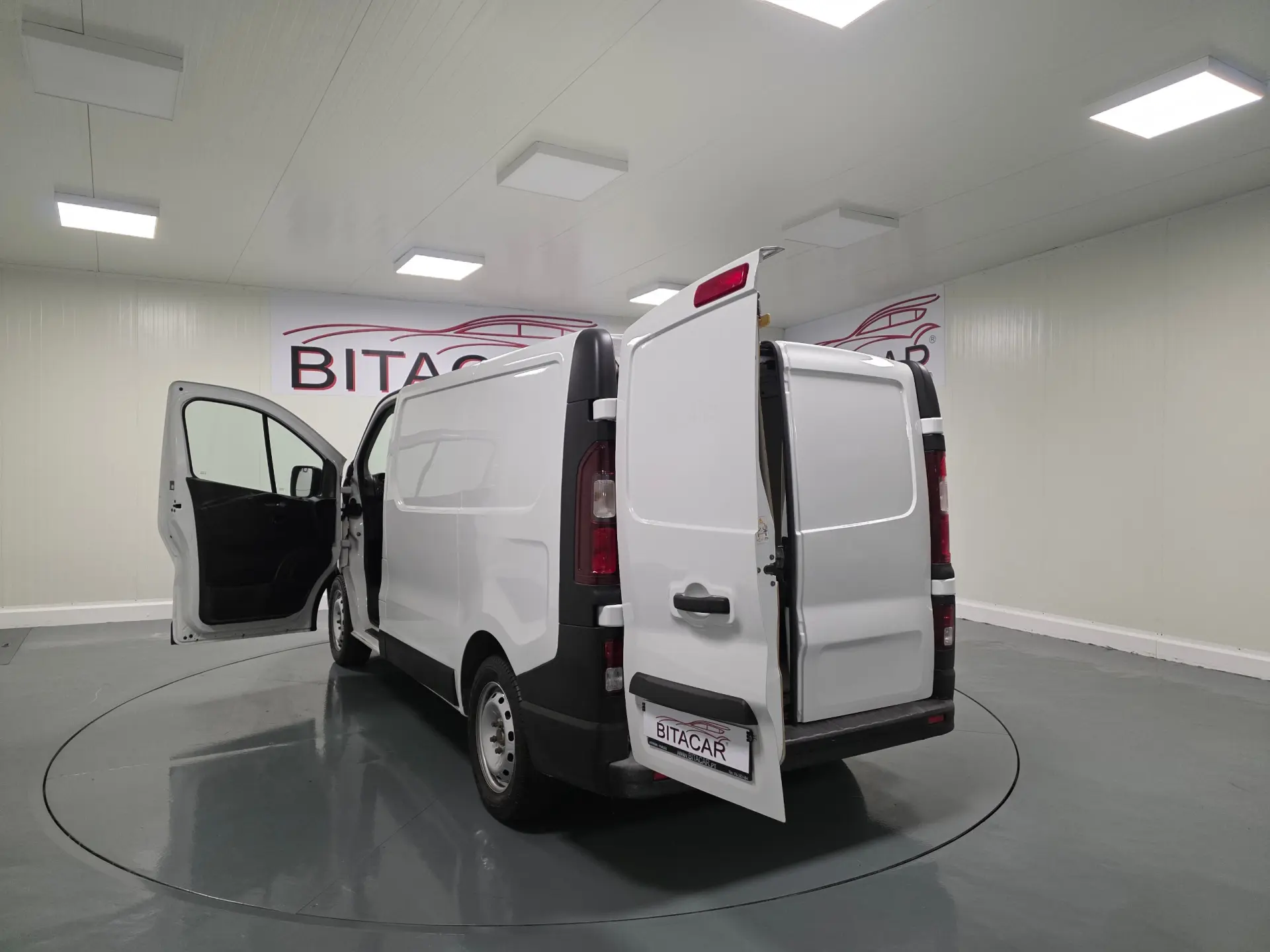 Renault Trafic 2.0 DCI L1H1 120CV IVA DEDUTIVEL 34