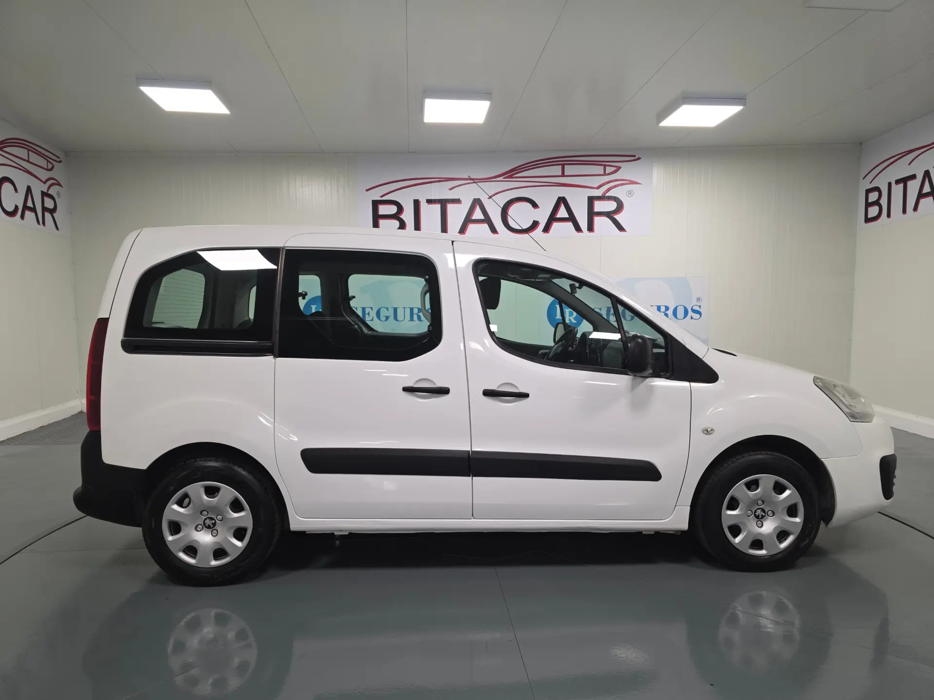 Peugeot Partner TEPEE 1.6 BLUEHDI 5 LUGARES 32